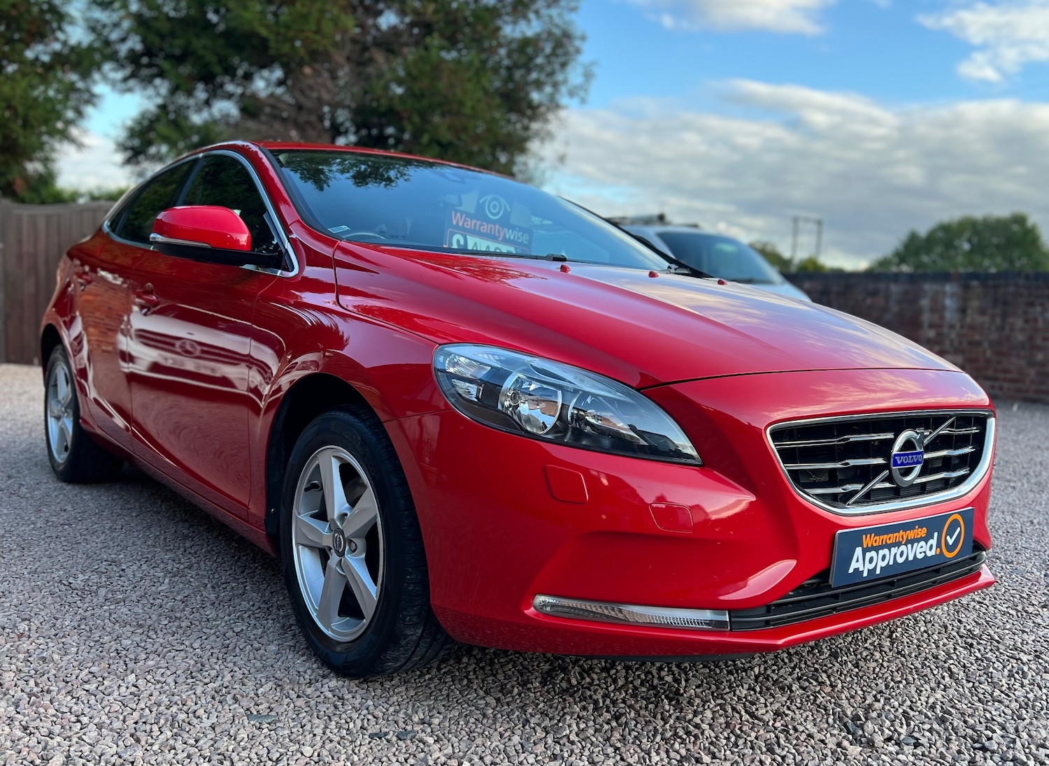 Used Volvo V40 2015 for sale - 76057073: Photo 5
