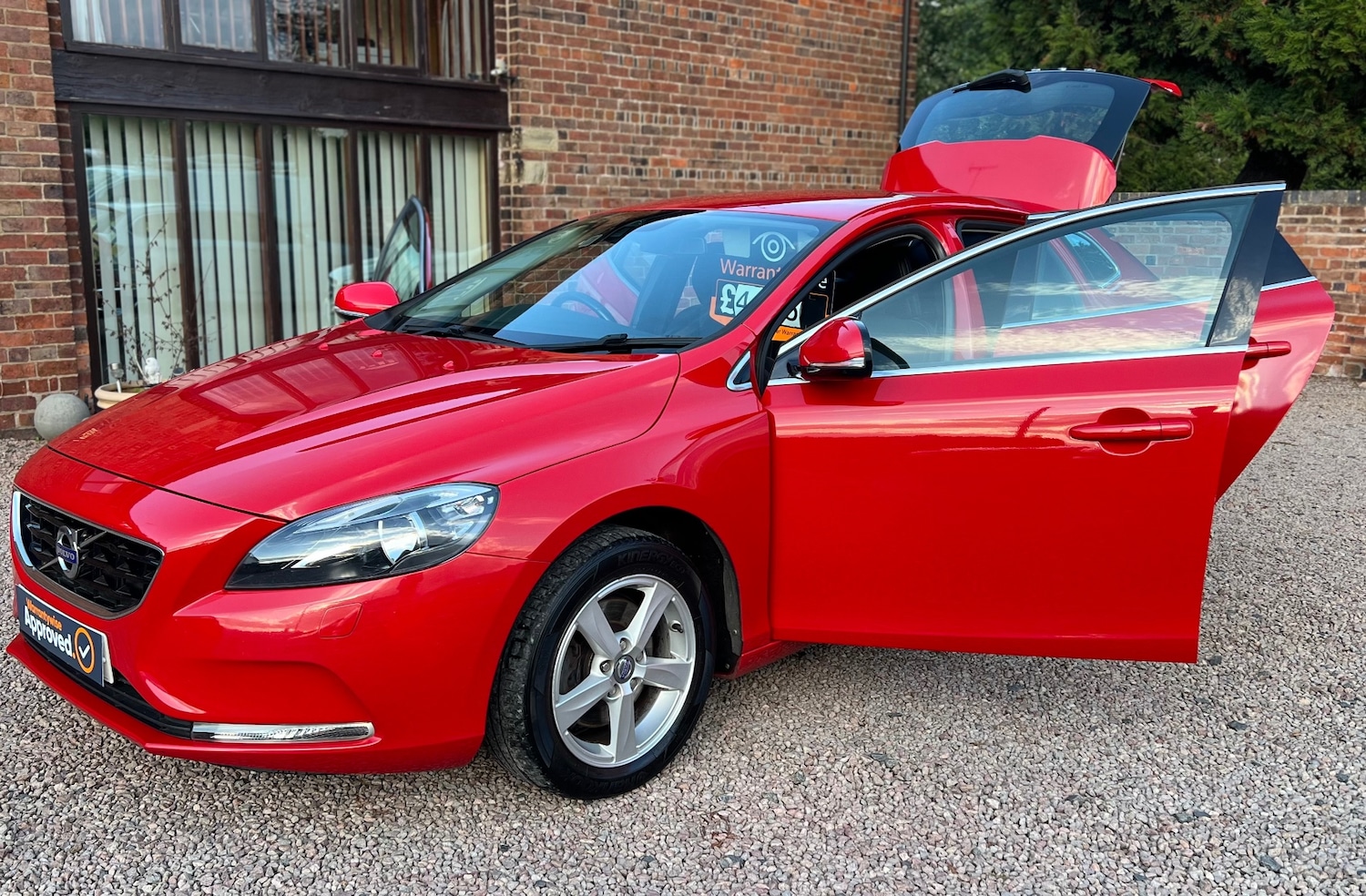 Used Volvo V40 2015 for sale - 76057073: Photo 8