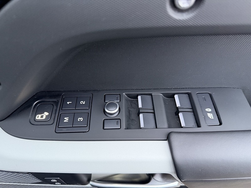 Used Land Rover Defender 2020 for sale - 77042393: Photo 17