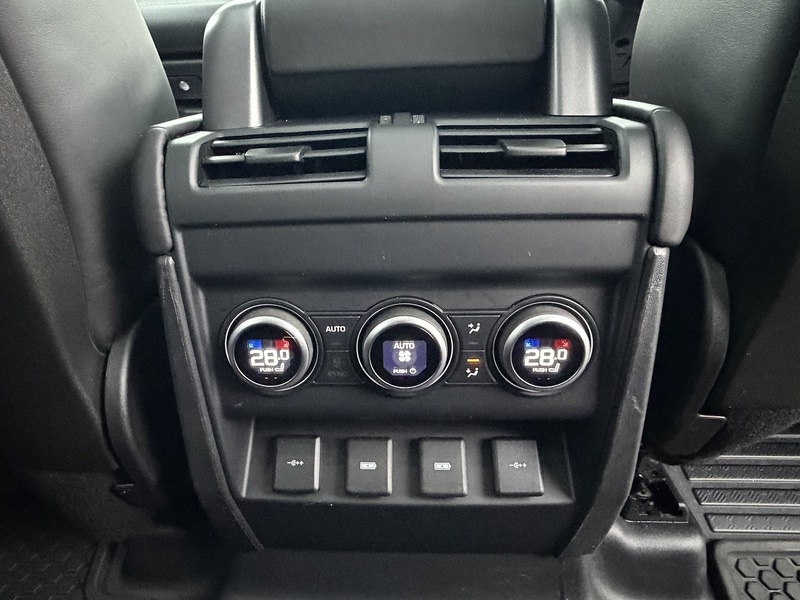 Used Land Rover Defender 2020 for sale - 77042393: Photo 28