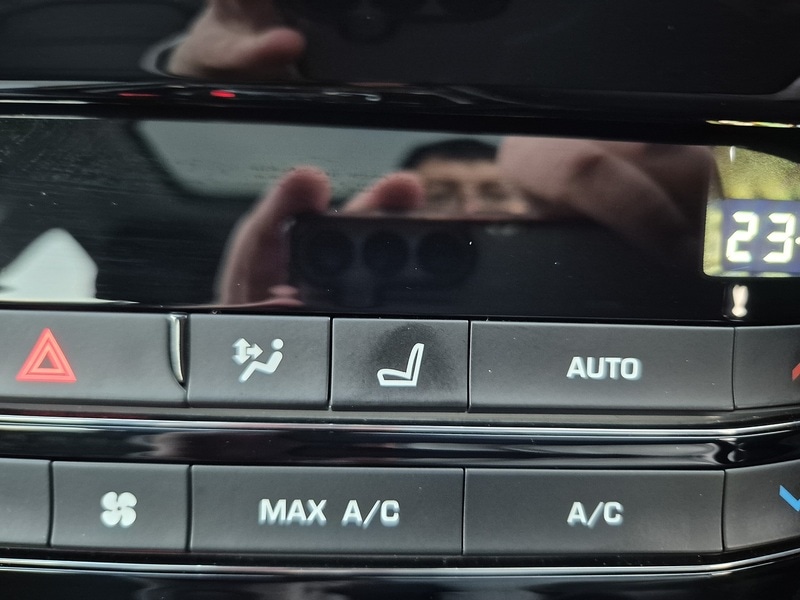 Used Jaguar XE 2017 for sale - 77042427: Photo 19