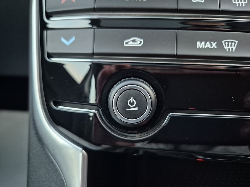 Used Jaguar XE 2017 for sale - 77042427: Photo 20