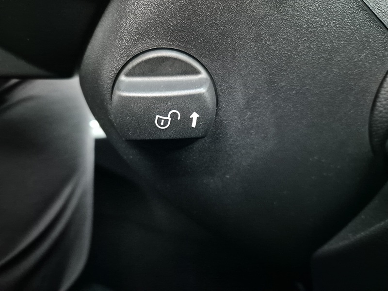 Used Jaguar XE 2017 for sale - 77042427: Photo 24