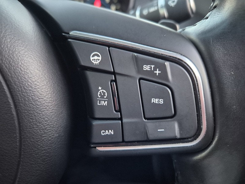 Used Jaguar XE 2017 for sale - 77042427: Photo 26