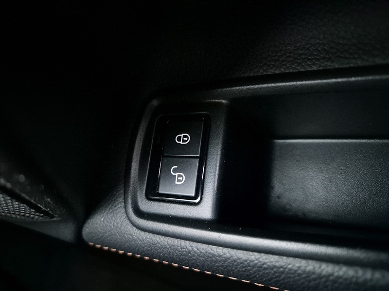 Used Jaguar XE 2017 for sale - 77042427: Photo 28