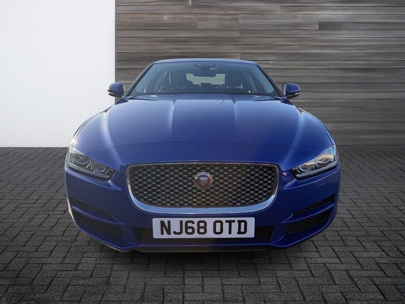 Used Jaguar XE 2018 for sale - 77042416: Photo 2