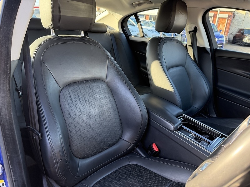 Used Jaguar XE 2018 for sale - 77042416: Photo 40