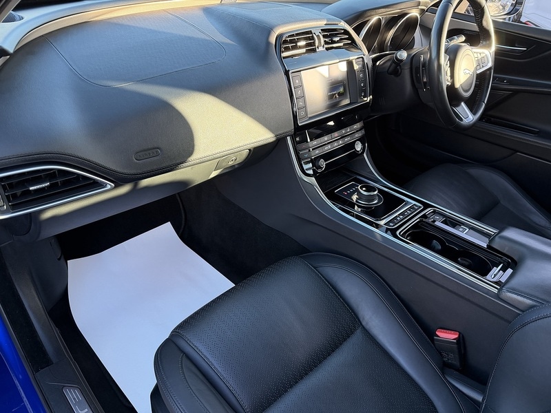 Used Jaguar XE 2018 for sale - 77042416: Photo 8