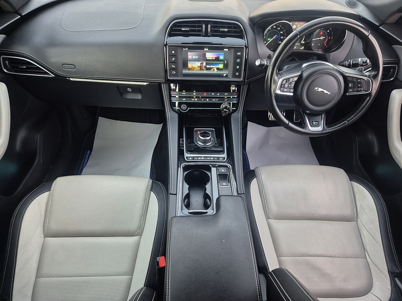 Used Jaguar F-Pace 2017 for sale - 77042424: Photo 10