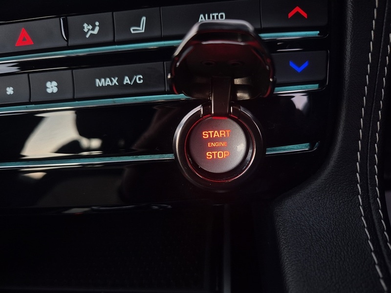 Used Jaguar F-Pace 2017 for sale - 77042424: Photo 24