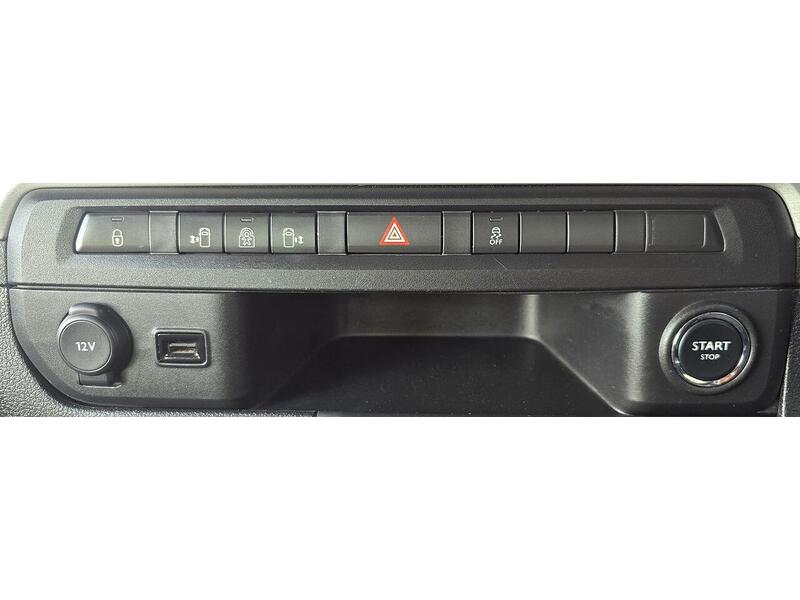 Used Peugeot Traveller 2017 for sale - 77781112: Photo 21