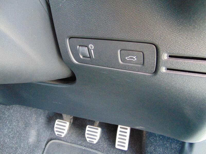 Used Volvo XC40 2018 for sale - 77622005: Photo 26