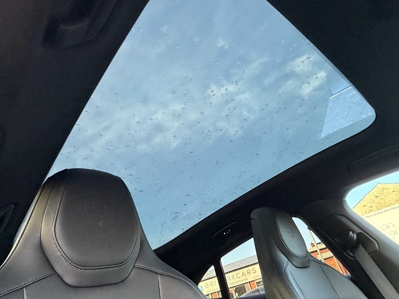 Used Porsche Taycan 2021 for sale - 77042409: Photo 46