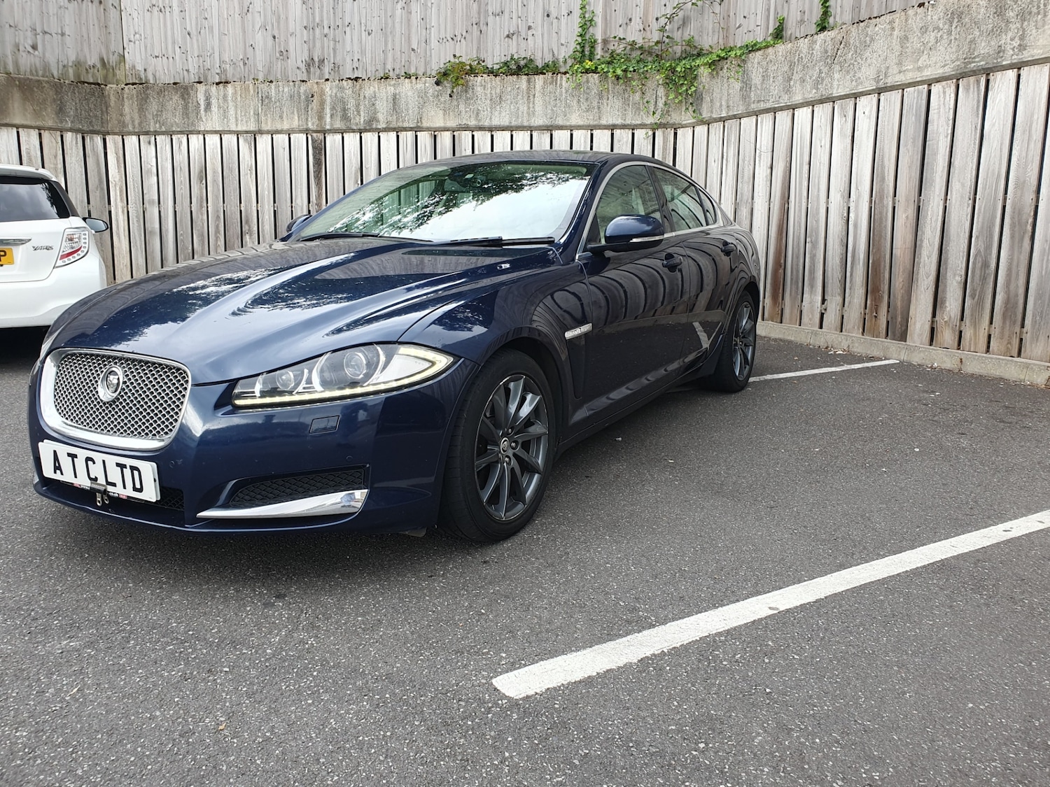 Used Jaguar XF 2012 for sale - 77159999: Photo 3