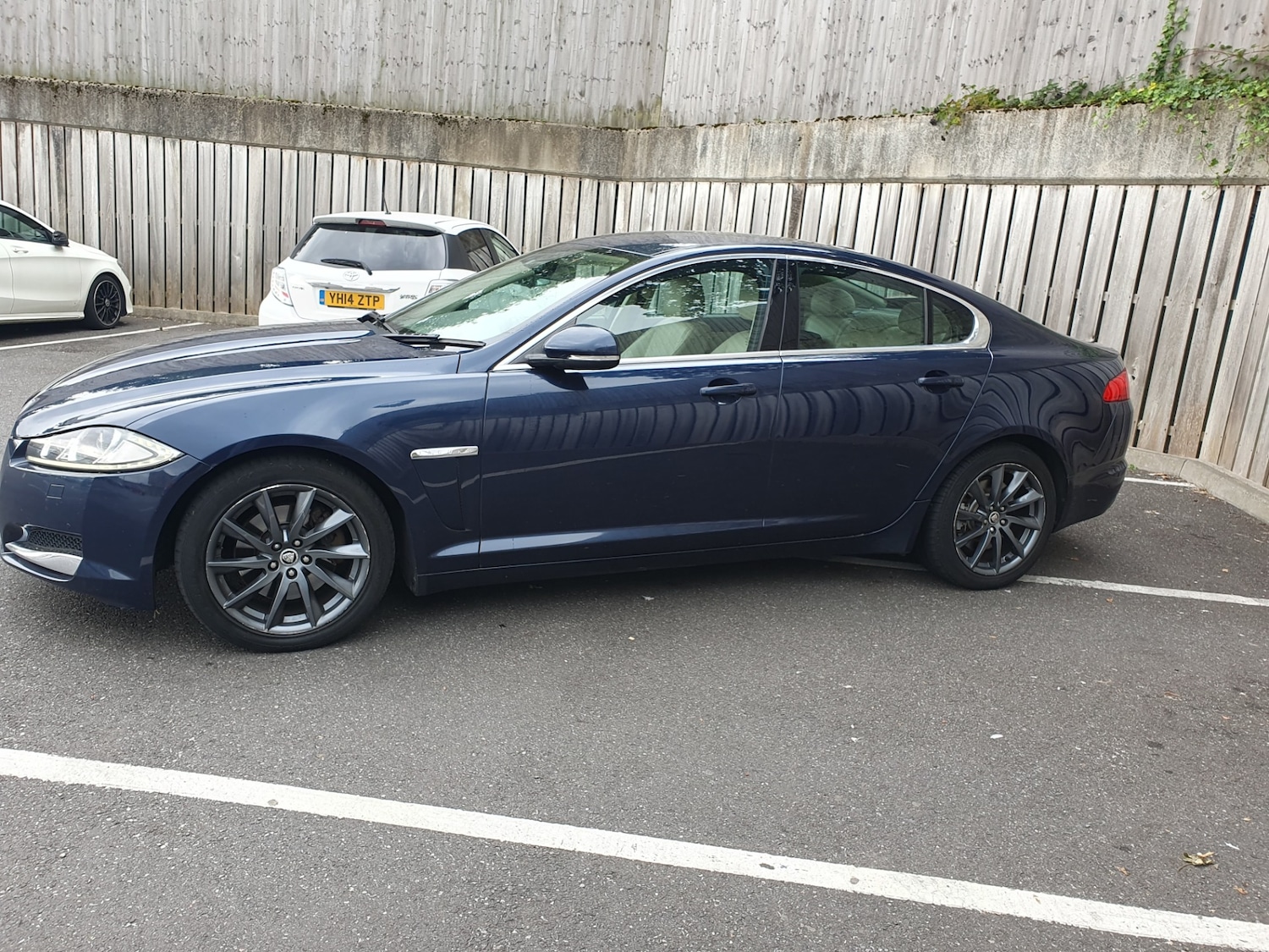Used Jaguar XF 2012 for sale - 77159999: Photo 4