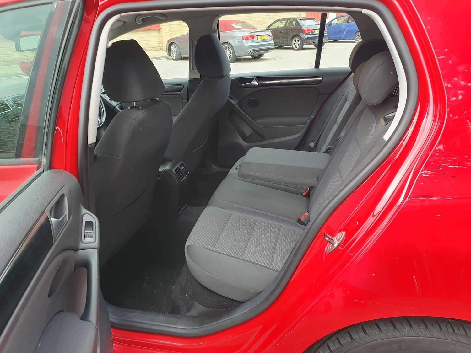 Used Volkswagen Golf 2012 for sale - 77162130: Photo 8