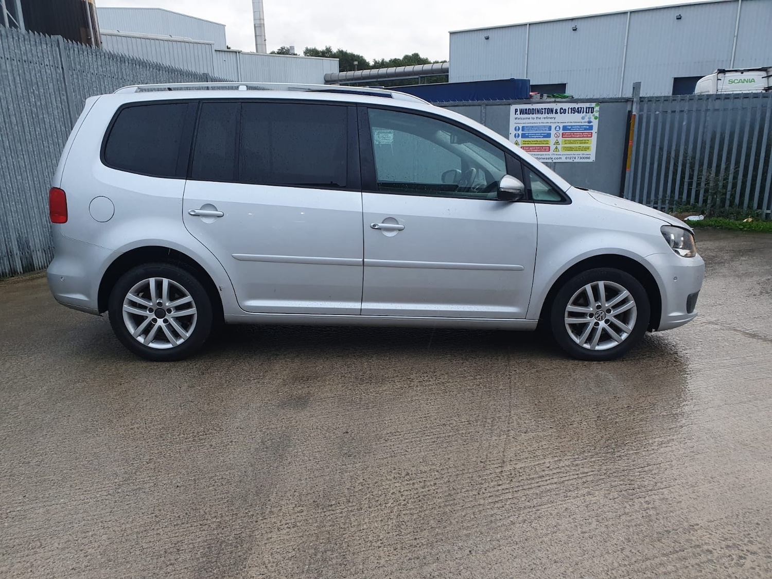 Used Volkswagen Touran 2011 for sale - 77662306: Photo 14