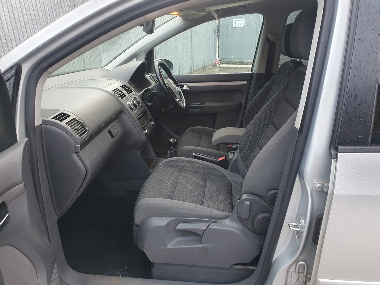 Used Volkswagen Touran 2011 for sale - 77662306: Photo 21