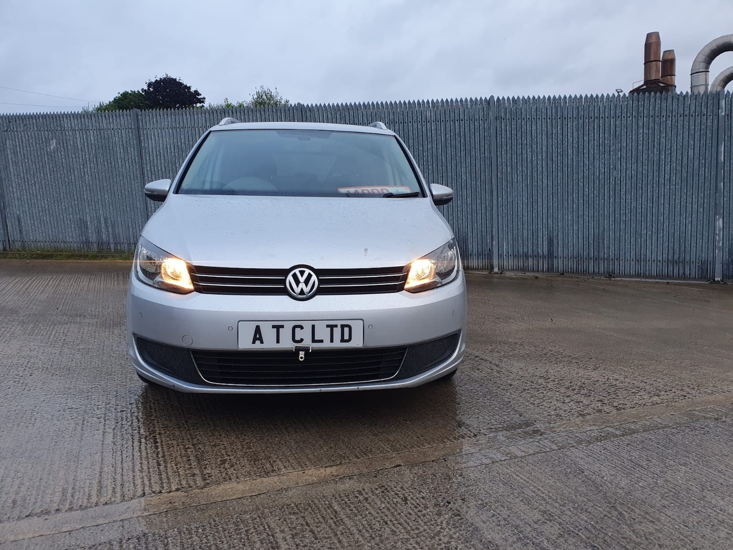 Used Volkswagen Touran 2011 for sale - 77662306: Photo 5