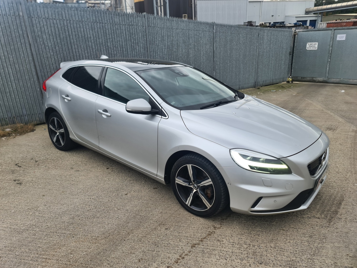 Used Volvo V40 2018 for sale - 77160017: Photo 4
