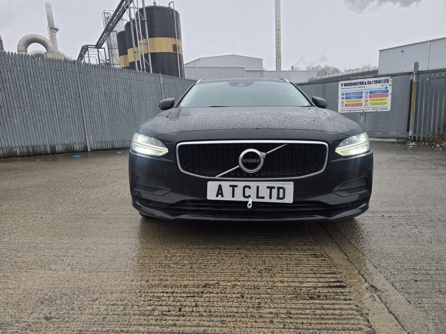 Used Volvo V90 2017 for sale - 77271924: Photo 2