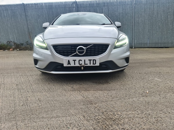 Used Volvo V40 2018 for sale - 73103961: Photo 2