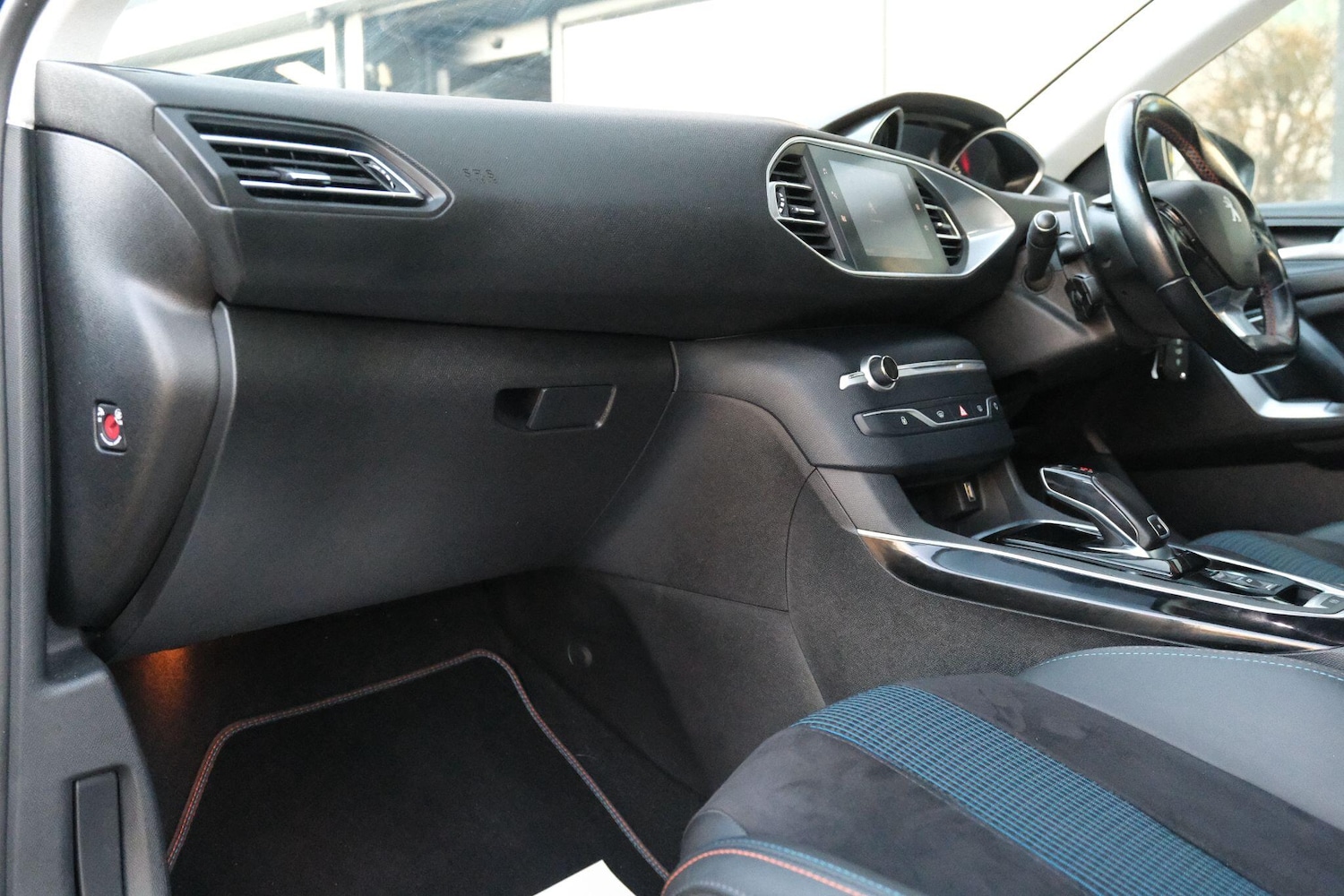 Used Peugeot 308 2019 for sale - 76522310: Photo 15