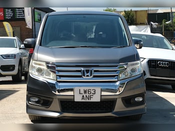 Used Honda Stepwagon 2014 for sale - 79131989: Photo