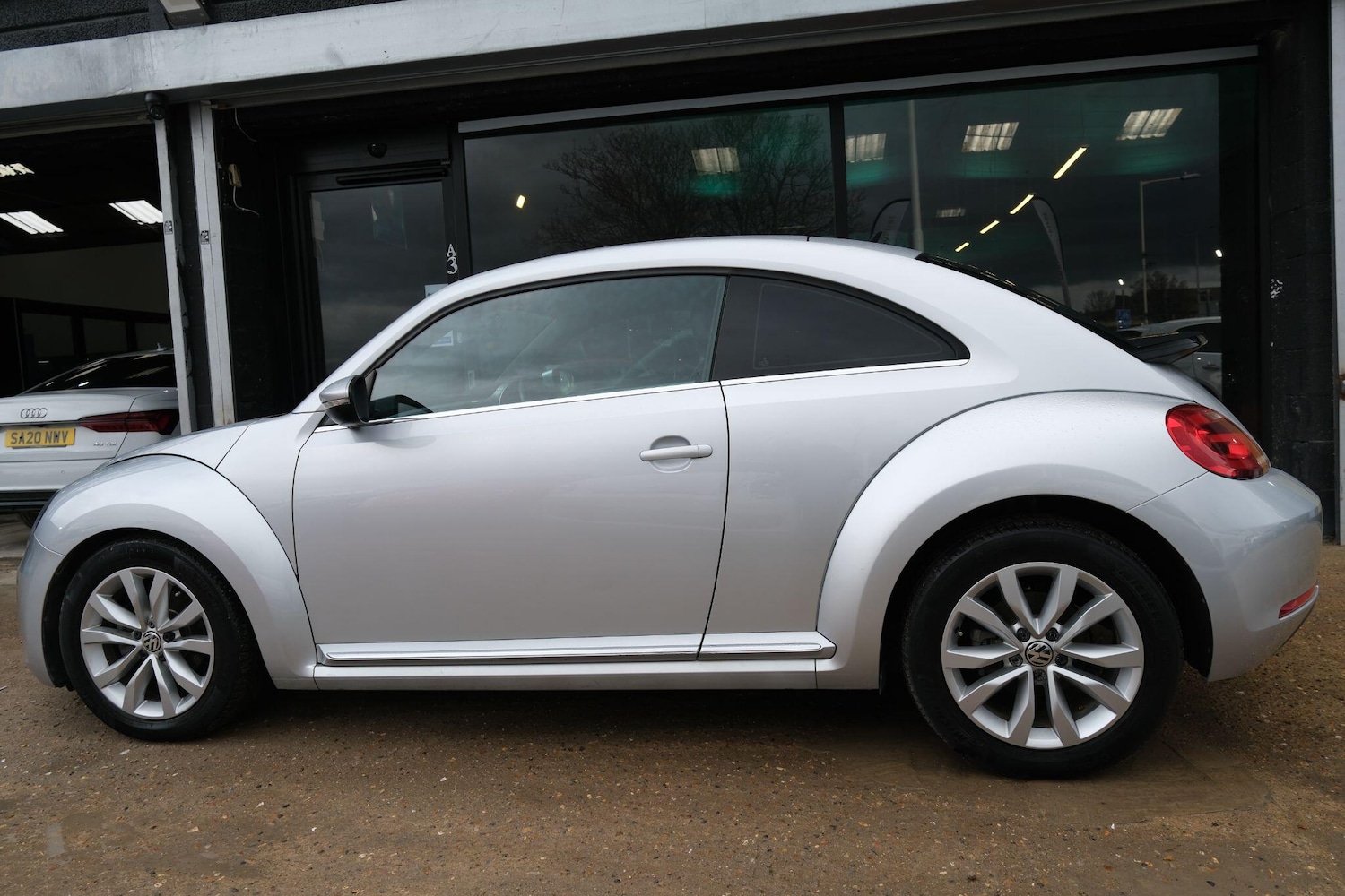 Used Volkswagen Beetle for sale - 77538136: Photo 8