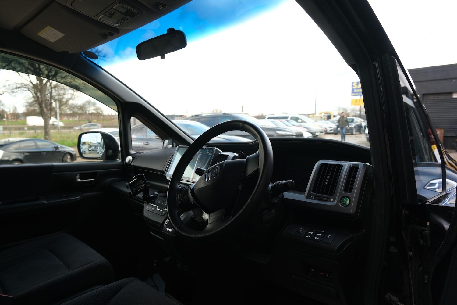 Used Honda Stepwagon for sale - 77266654: Photo 11