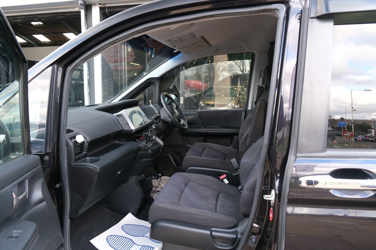 Used Honda Stepwagon for sale - 77266654: Photo 18