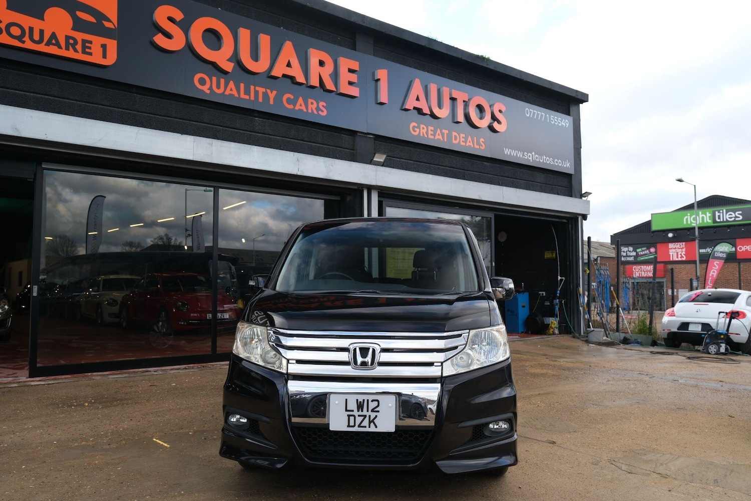 Used Honda Stepwagon for sale - 77266654: Photo 2