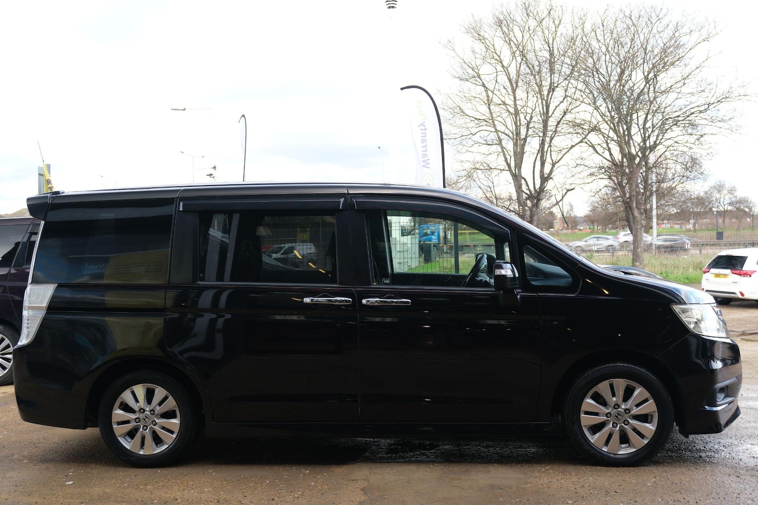 Used Honda Stepwagon for sale - 77266654: Photo 6