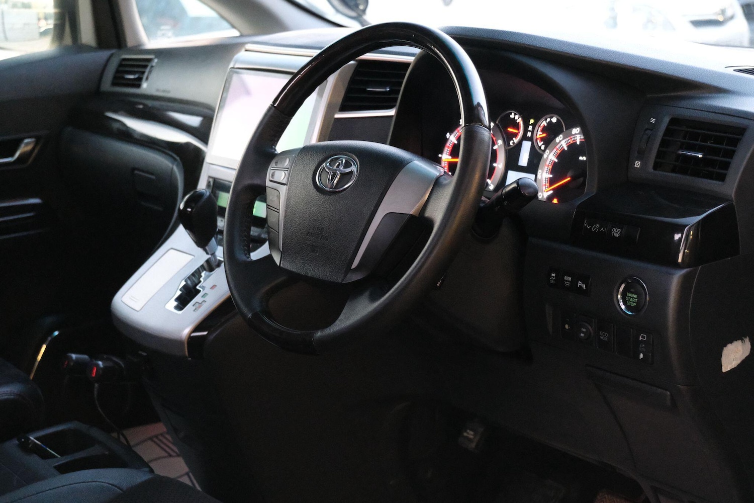 Used Toyota Vellfire 2026 for sale - 77982354: Photo 18