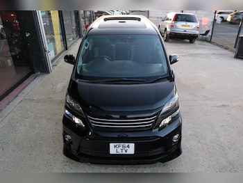 Used Toyota Vellfire 2014 for sale - 77982354: Photo