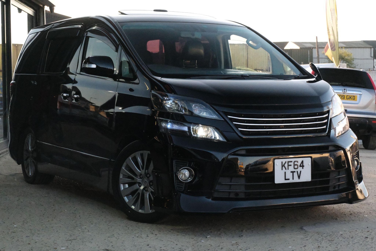 Used Toyota Vellfire 2026 for sale - 77982354: Photo 2