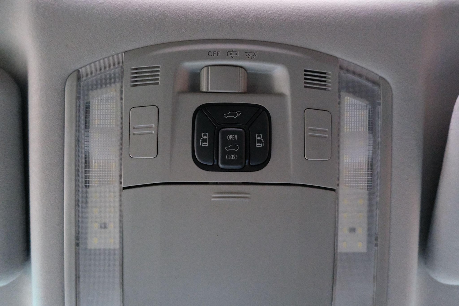 Used Toyota Vellfire 2026 for sale - 77982354: Photo 27