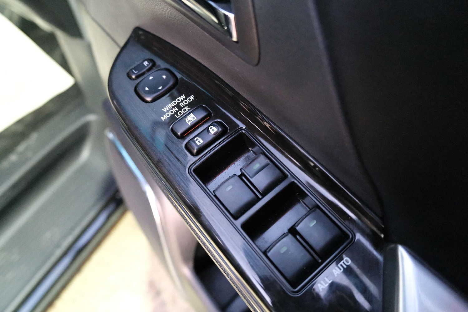 Used Toyota Vellfire 2026 for sale - 77982354: Photo 29