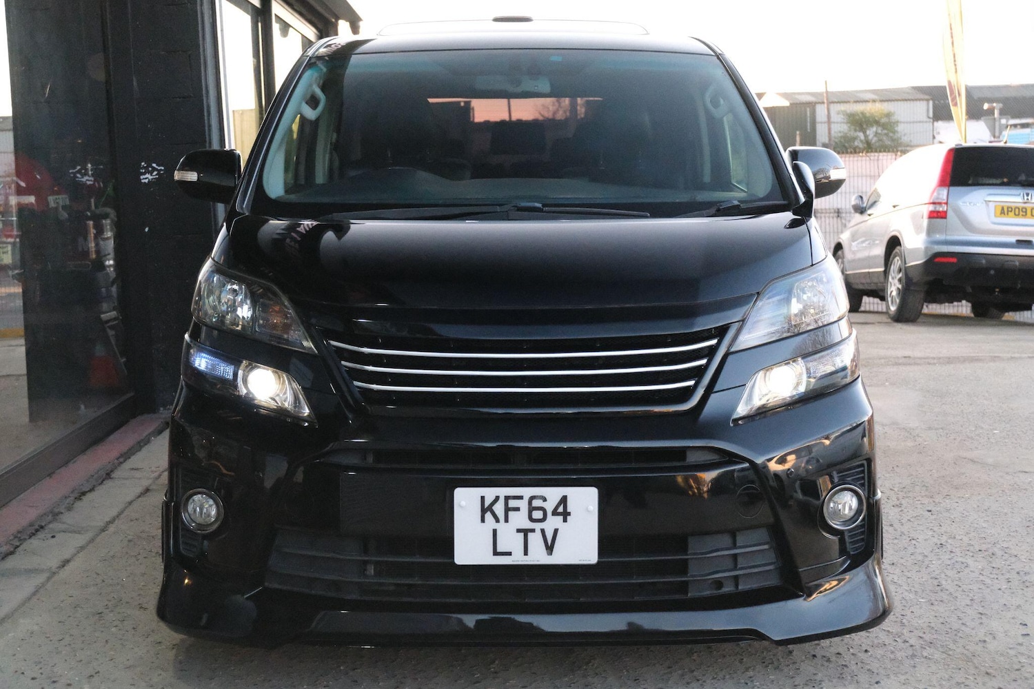 Used Toyota Vellfire 2026 for sale - 77982354: Photo 3