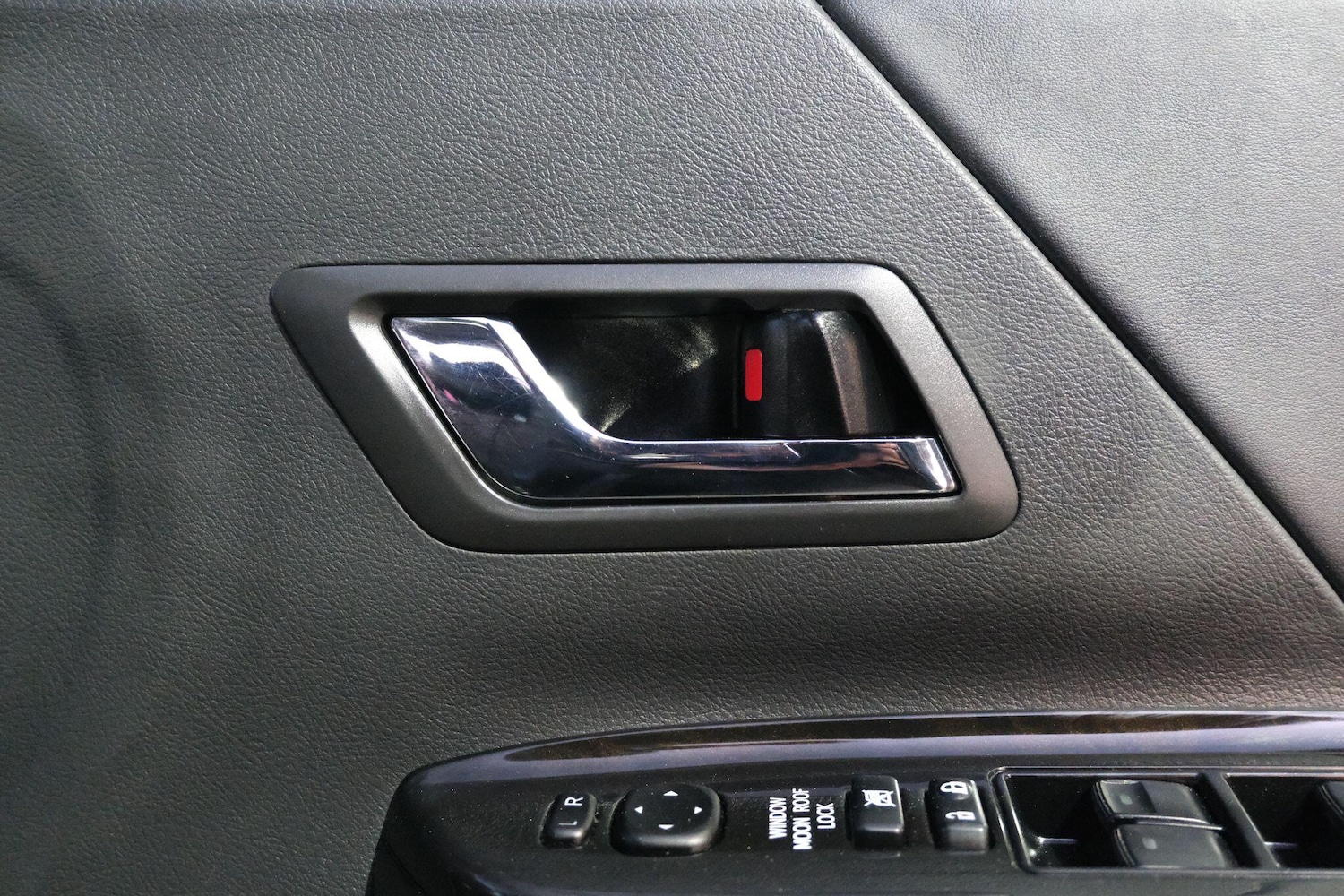 Used Toyota Vellfire 2026 for sale - 77982354: Photo 30