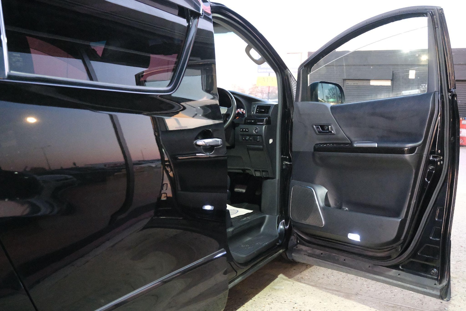 Used Toyota Vellfire 2026 for sale - 77982354: Photo 41