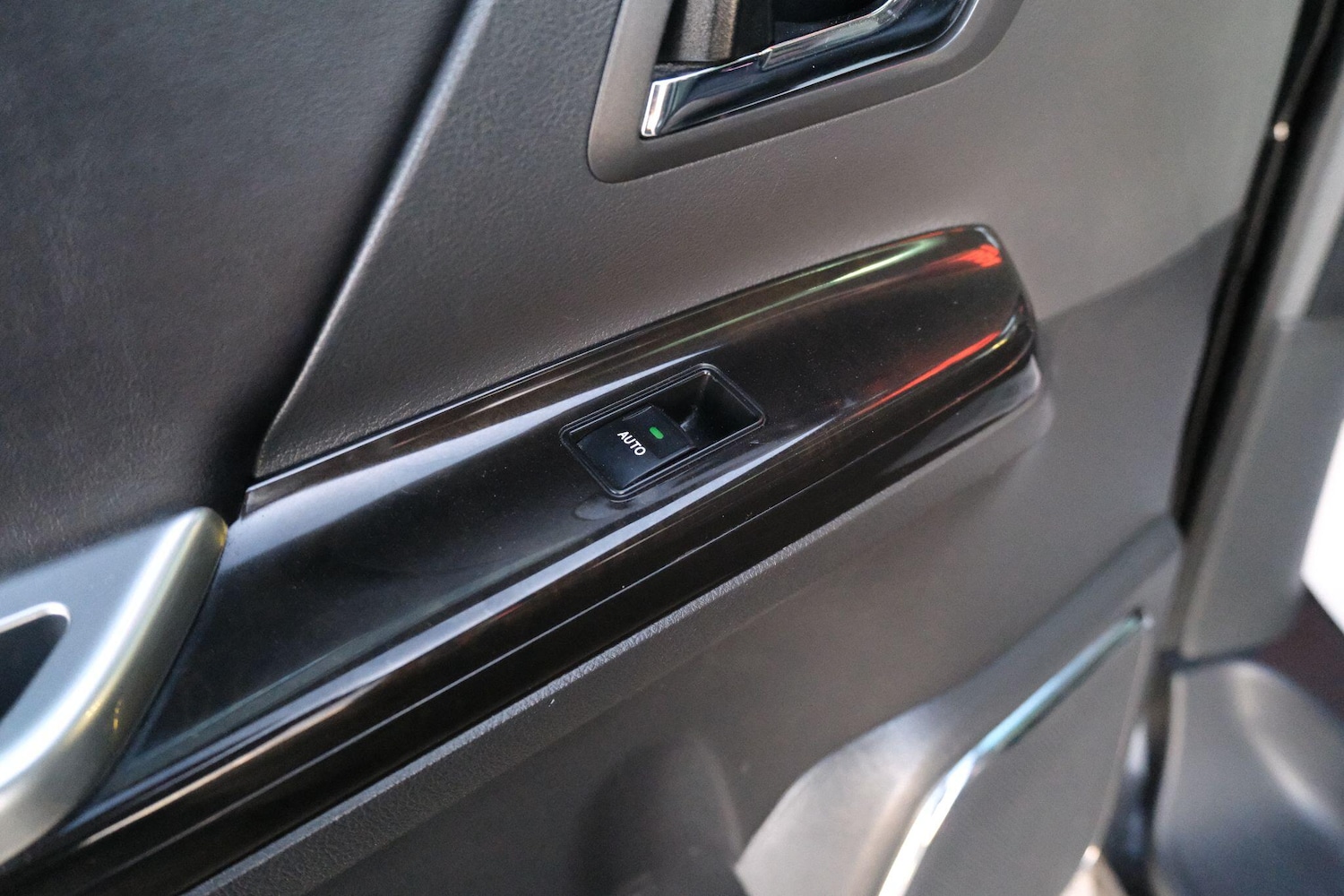 Used Toyota Vellfire 2026 for sale - 77982354: Photo 75