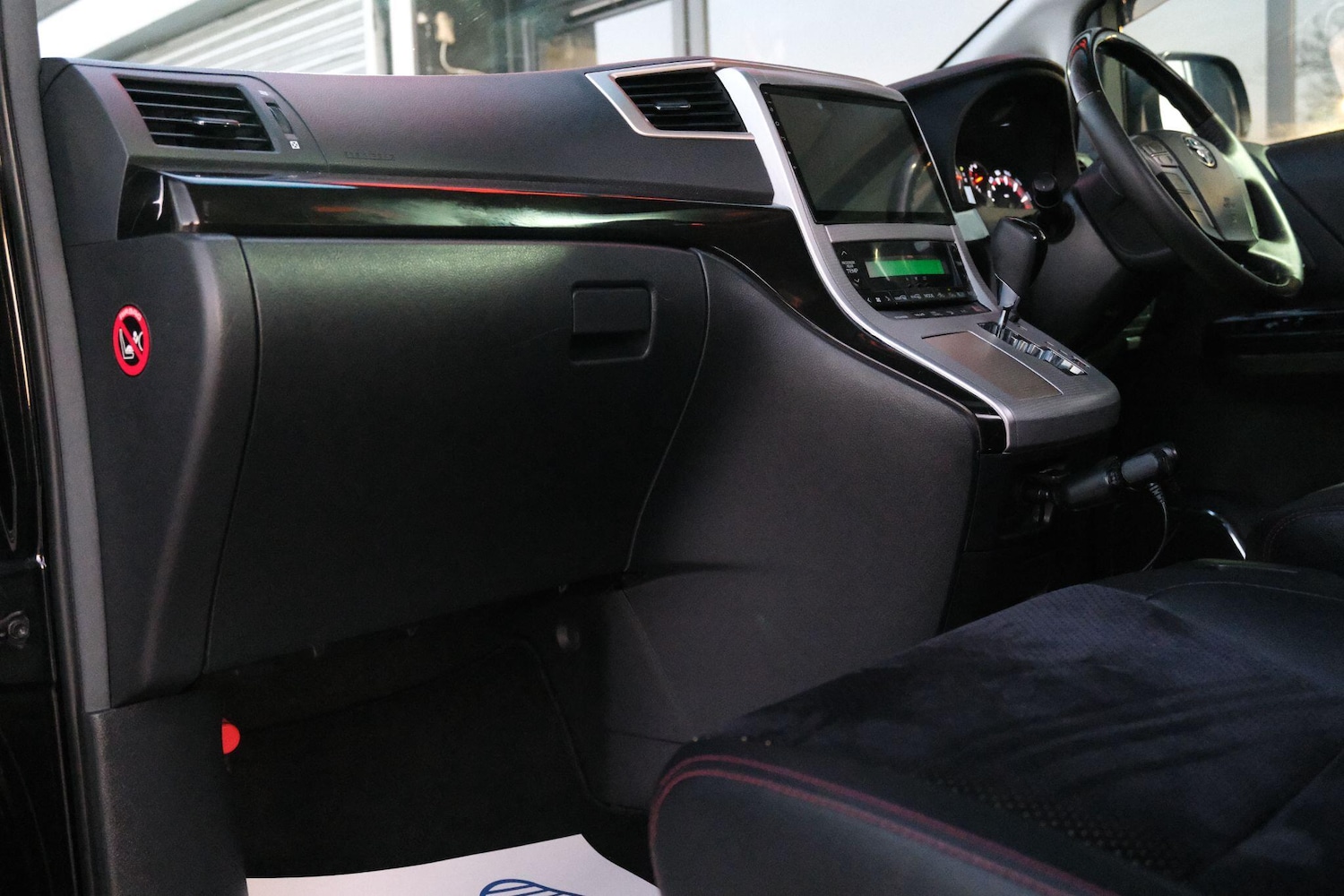 Used Toyota Vellfire 2026 for sale - 77982354: Photo 76