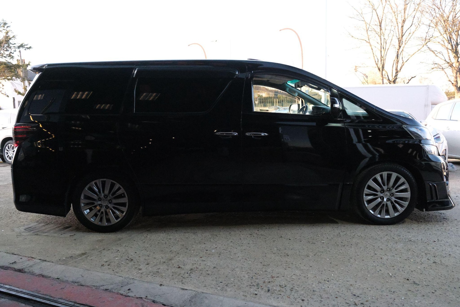 Used Toyota Vellfire 2026 for sale - 77982354: Photo 9