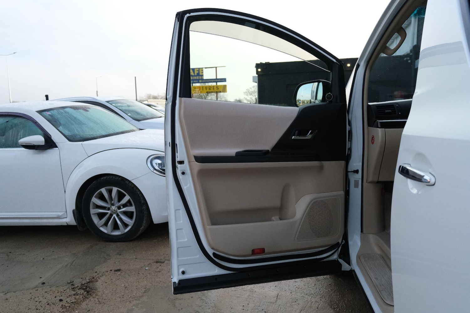 Used Toyota Alphard 2026 for sale - 77376839: Photo 48