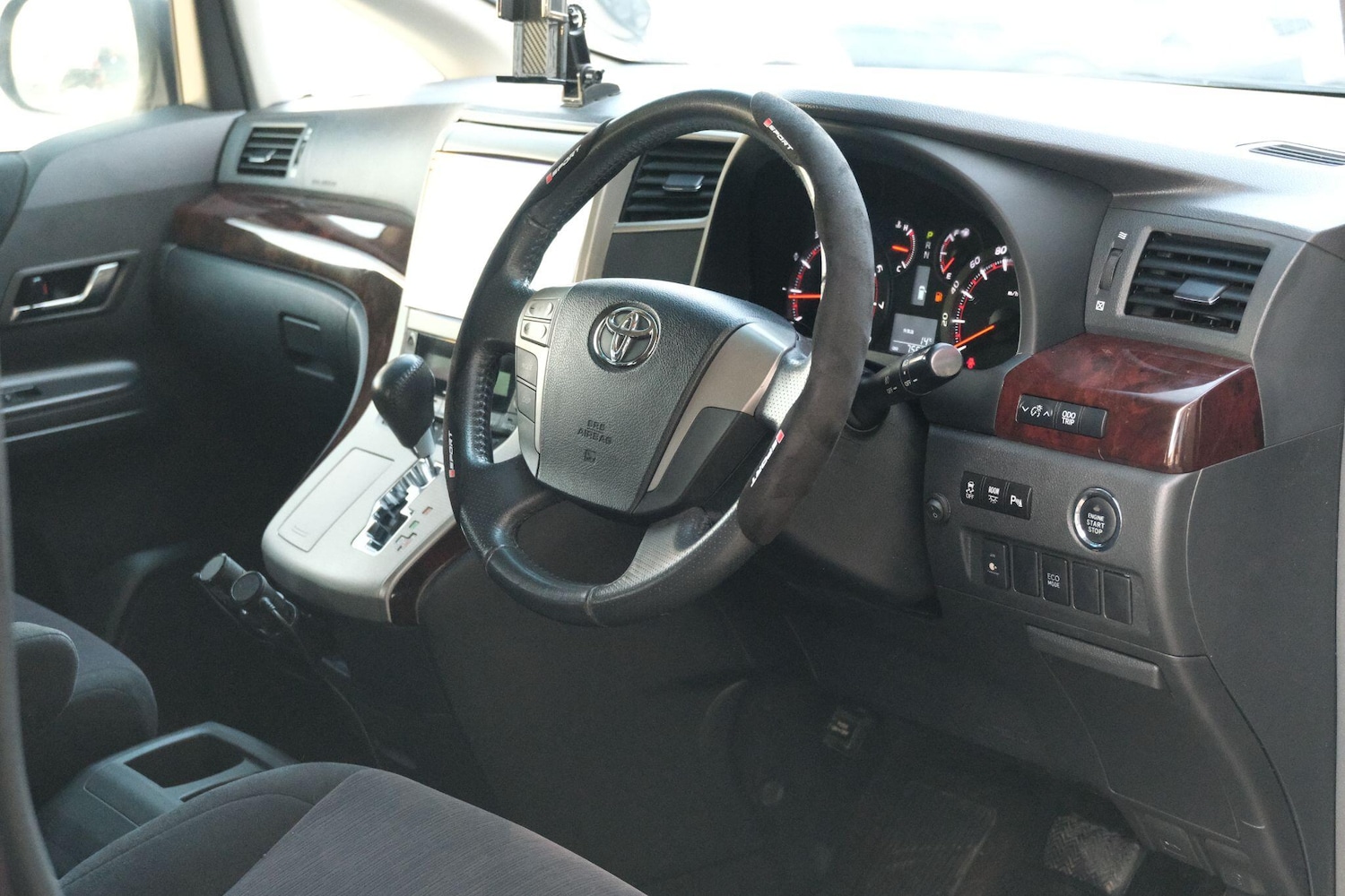 Used Toyota Vellfire 2025 for sale - 76020210: Photo 13