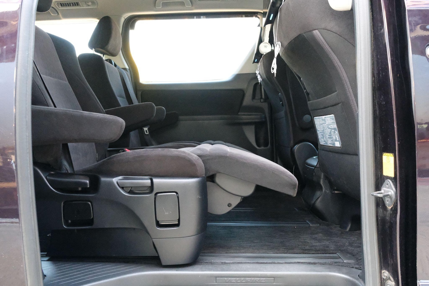 Used Toyota Vellfire 2025 for sale - 76020210: Photo 28