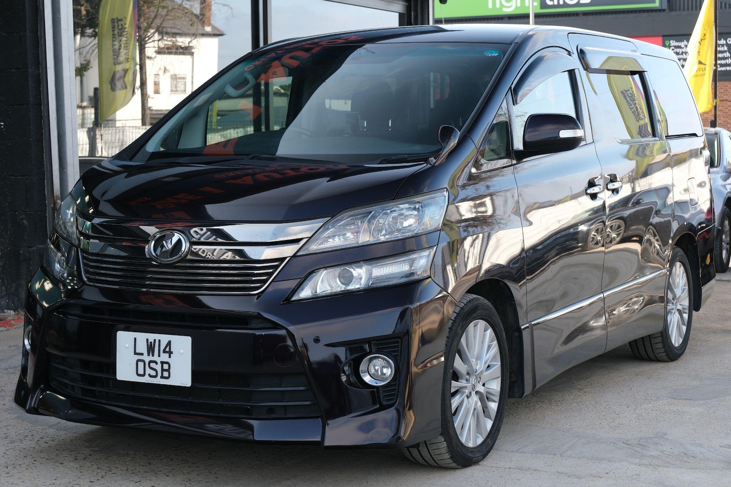 Used Toyota Vellfire 2025 for sale - 76020210: Photo 3