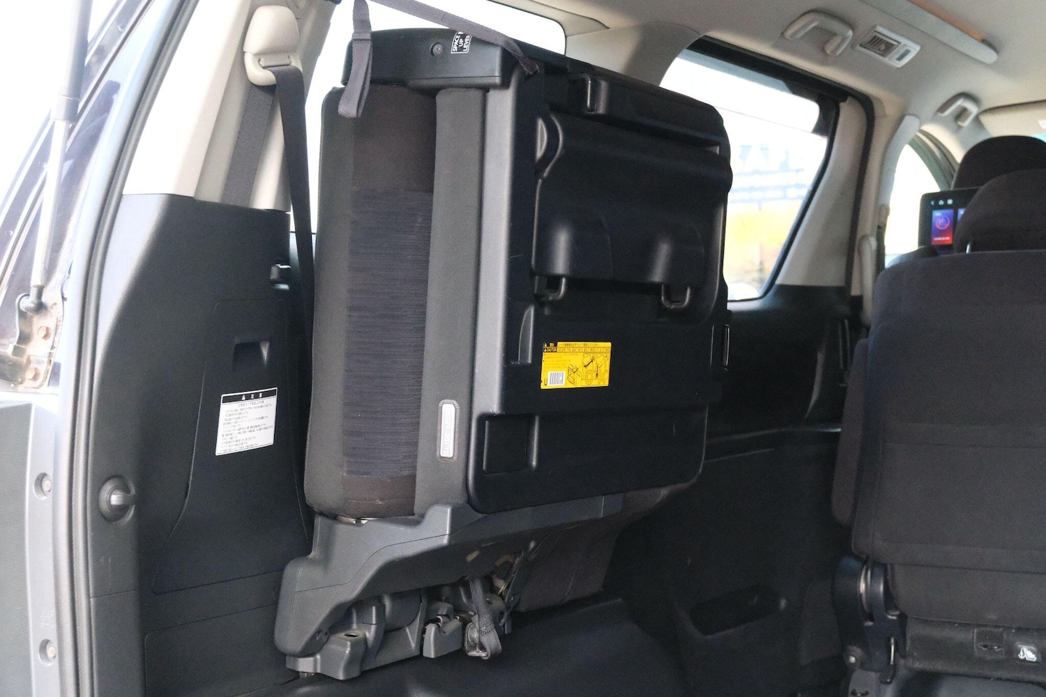 Used Toyota Vellfire 2025 for sale - 76020210: Photo 32