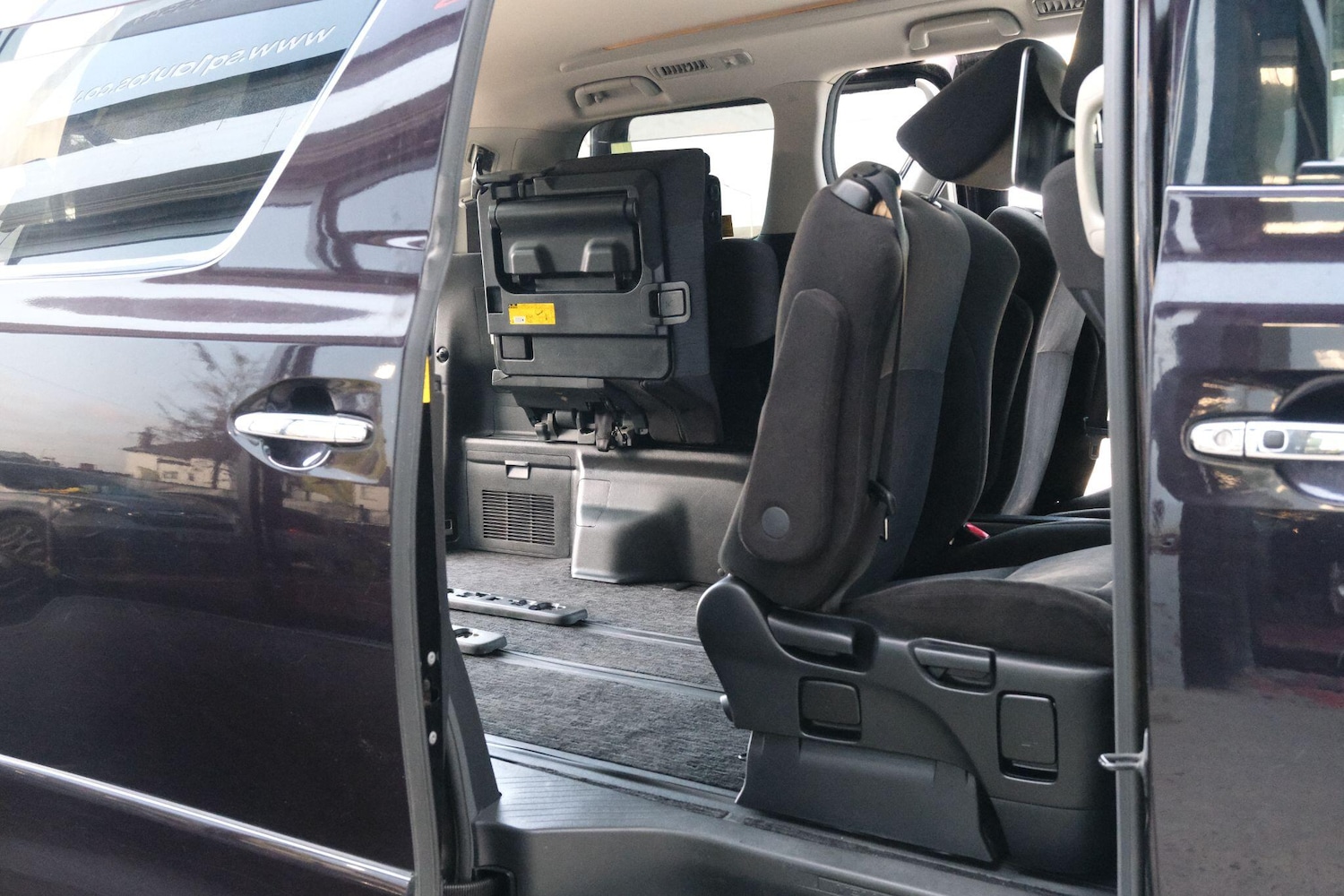 Used Toyota Vellfire 2025 for sale - 76020210: Photo 34